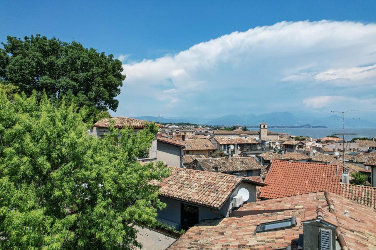 Steps From The Lake - Charme In The Inner City Desenzano del Garda Eksteriør billede