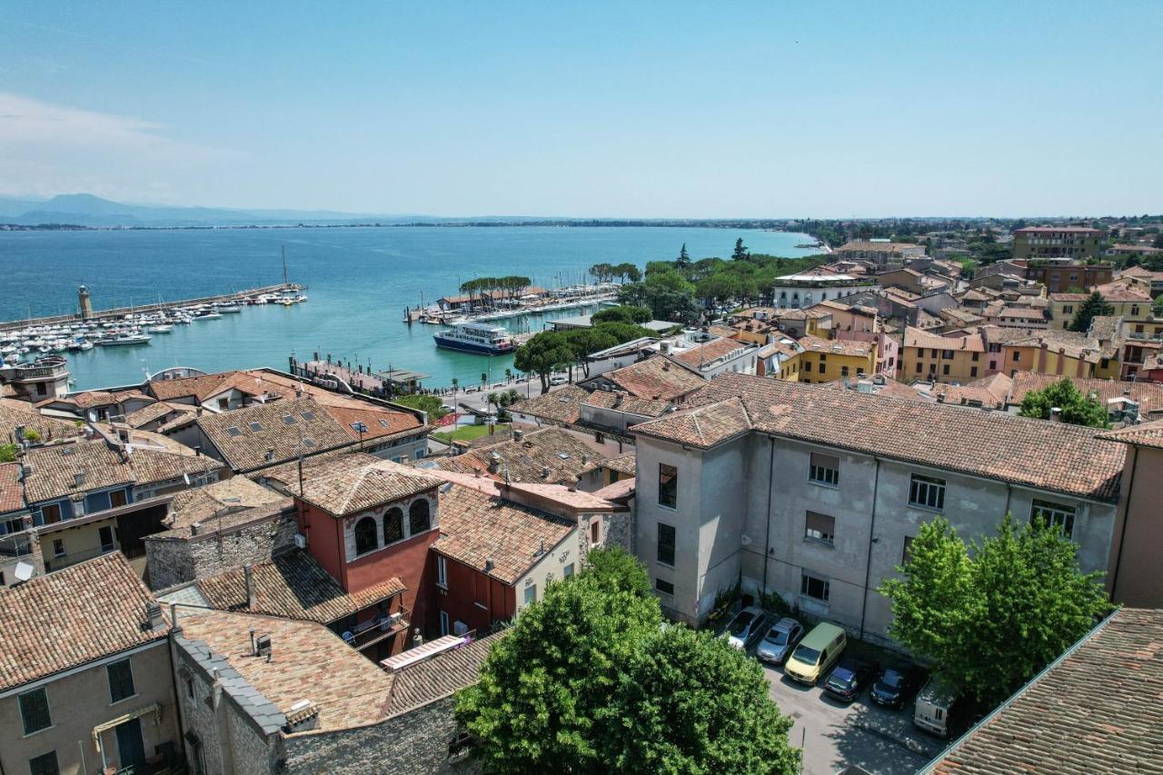 Steps From The Lake - Charme In The Inner City Desenzano del Garda Eksteriør billede